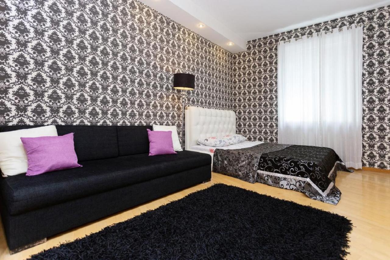 Apartment In The Historic Centre Internatsionalnaya Minsk Bagian luar foto